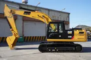 バイオディーゼル燃料専用バックホーを製作。日本キャタピラーとの共同で実現