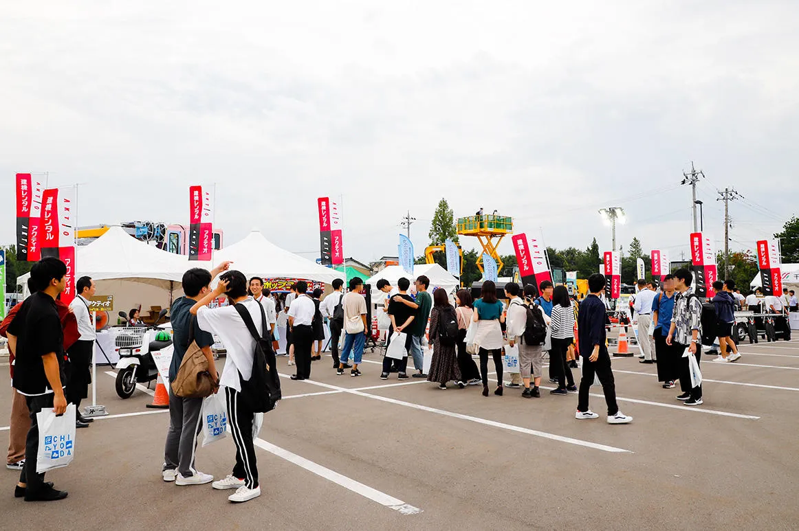 けんせつフェア北陸in富山2019　新型ICT建機を展示し、リクルーティングも実施
