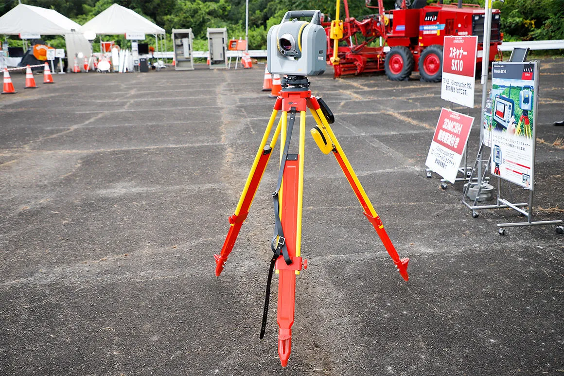 ハイブリッドな測量機器「3Dレーザースキャナー SX10」