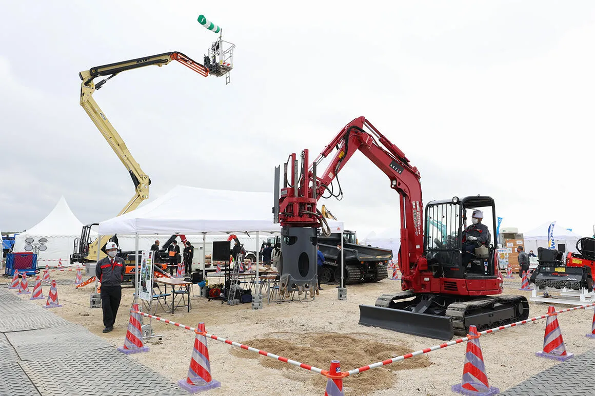 1年ぶりの開催となる森林・林業・環境機械展示実演会に出展