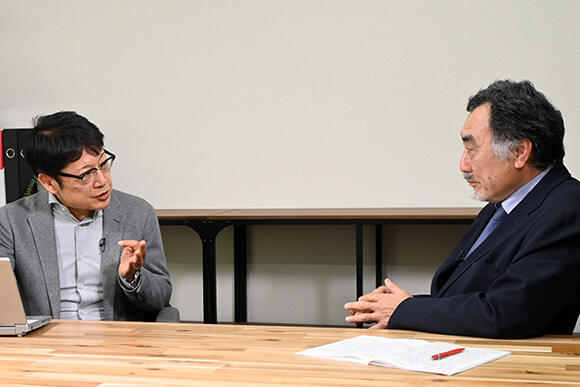 左：茂木俊輔さん（ジャーナリスト）、右：家田仁さん（政策研究大学院大学特別教授）