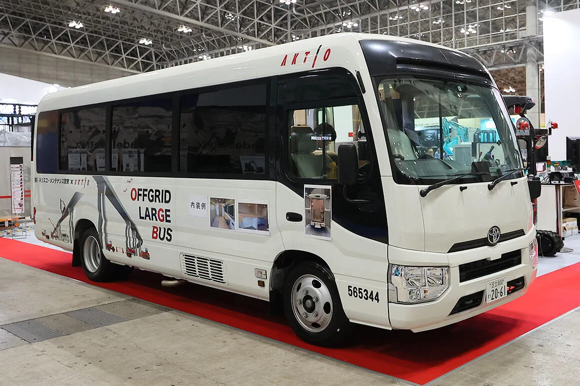 お客様の要望に応じて製作されたトイレ付休憩車