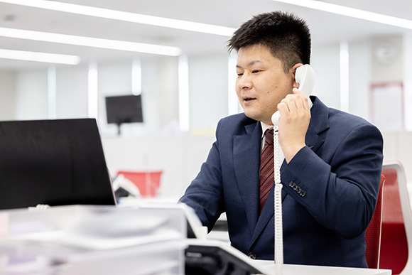 納富悠平課長と島田裕太