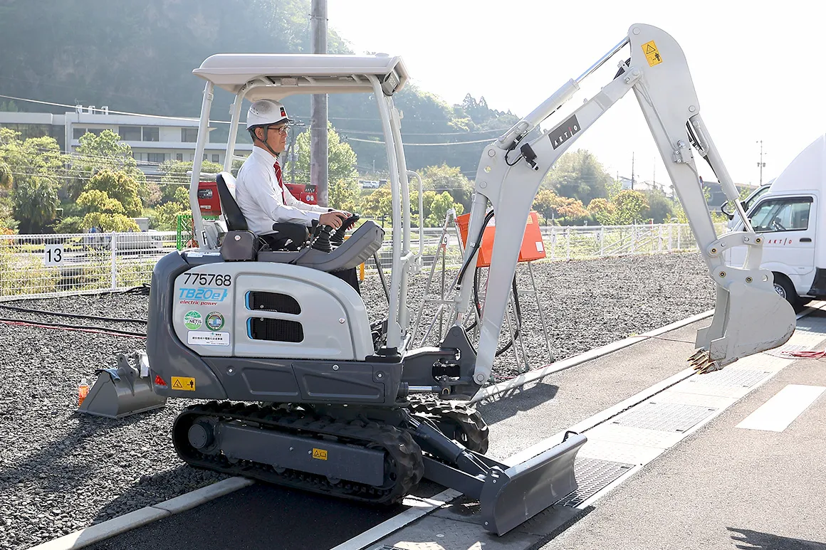 従来同様の使い勝手を実現「電動バックホー TB20e」