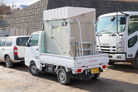 軽トラックに積んだ仮設トイレの需要は非常に高かった
